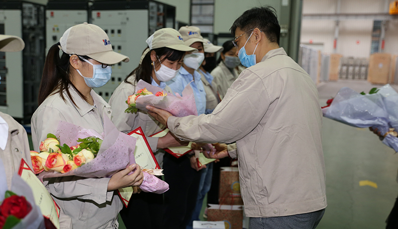 >男神登。竿迪郑